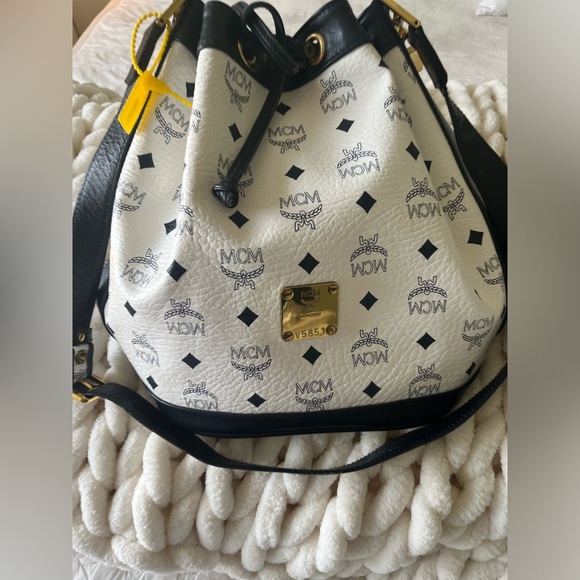 MCM blue and white viestos bucket bag just reduced 100$ - Picture 4 of 7